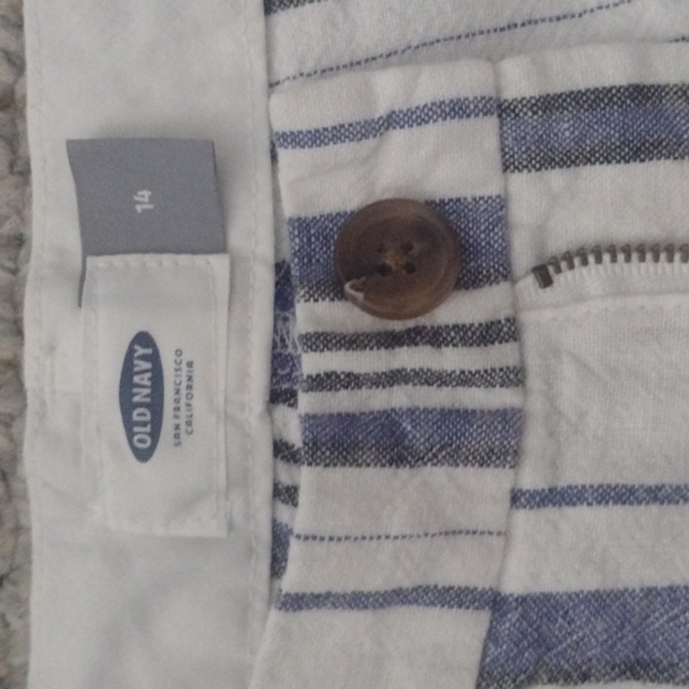 Shorts - - Picture 2 of 6